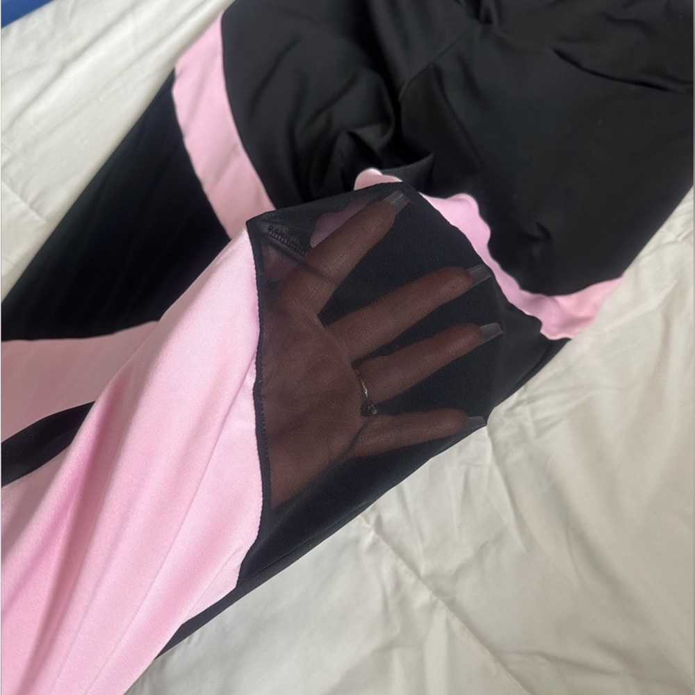 SHEIN CURVE Black Pink Mesh Cut-Out Yoga Leggings ~ Size 1X=US12/14 ~ NWOT - Picture 7 of 10